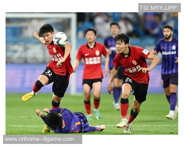 足协杯激战上港迎战亚泰双方全力争夺晋级名额的精彩对决